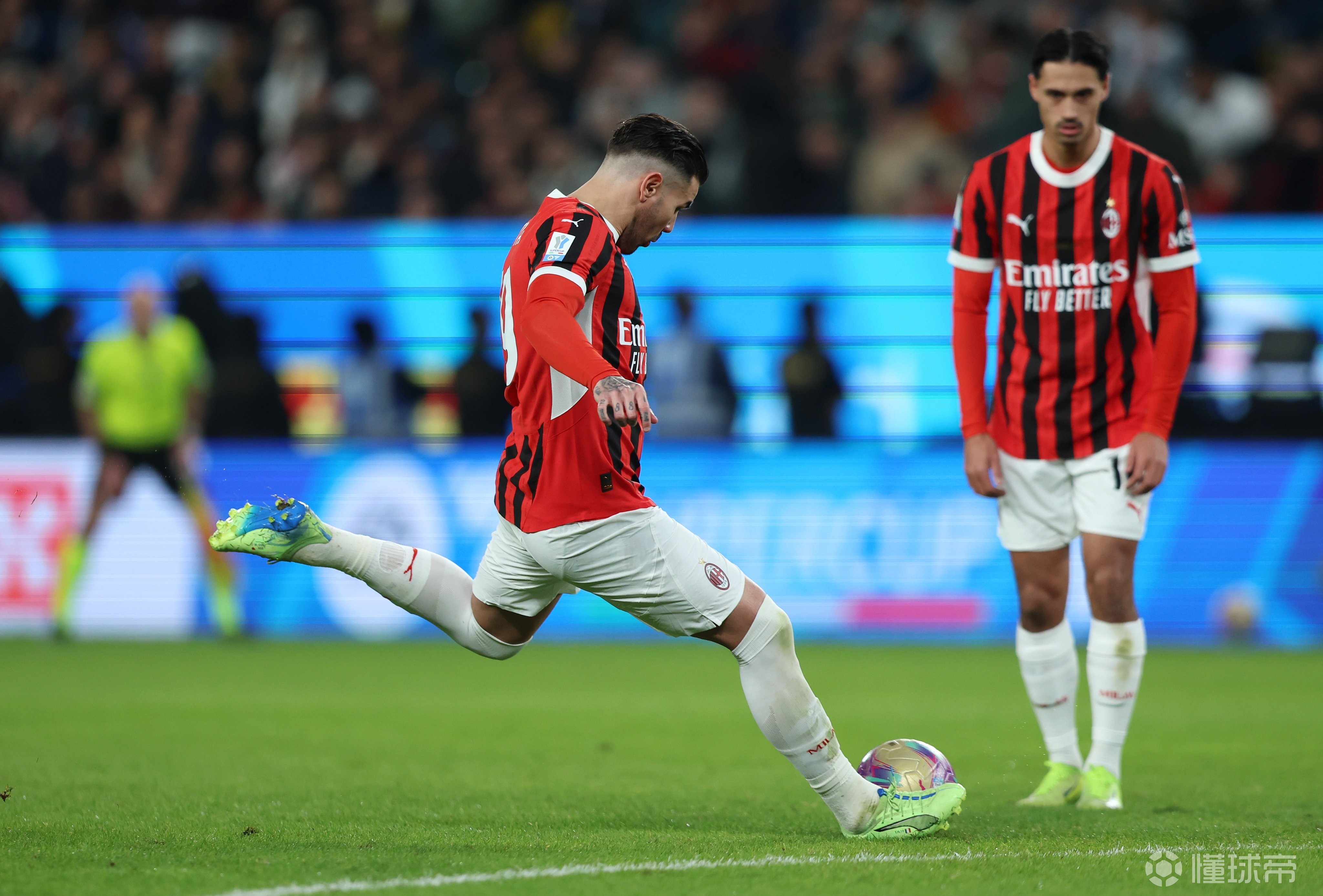 意大利足球赛场上令人热血沸腾的较量的简单介绍 意大利足球赛场上令人热血沸腾的较量的简单介绍