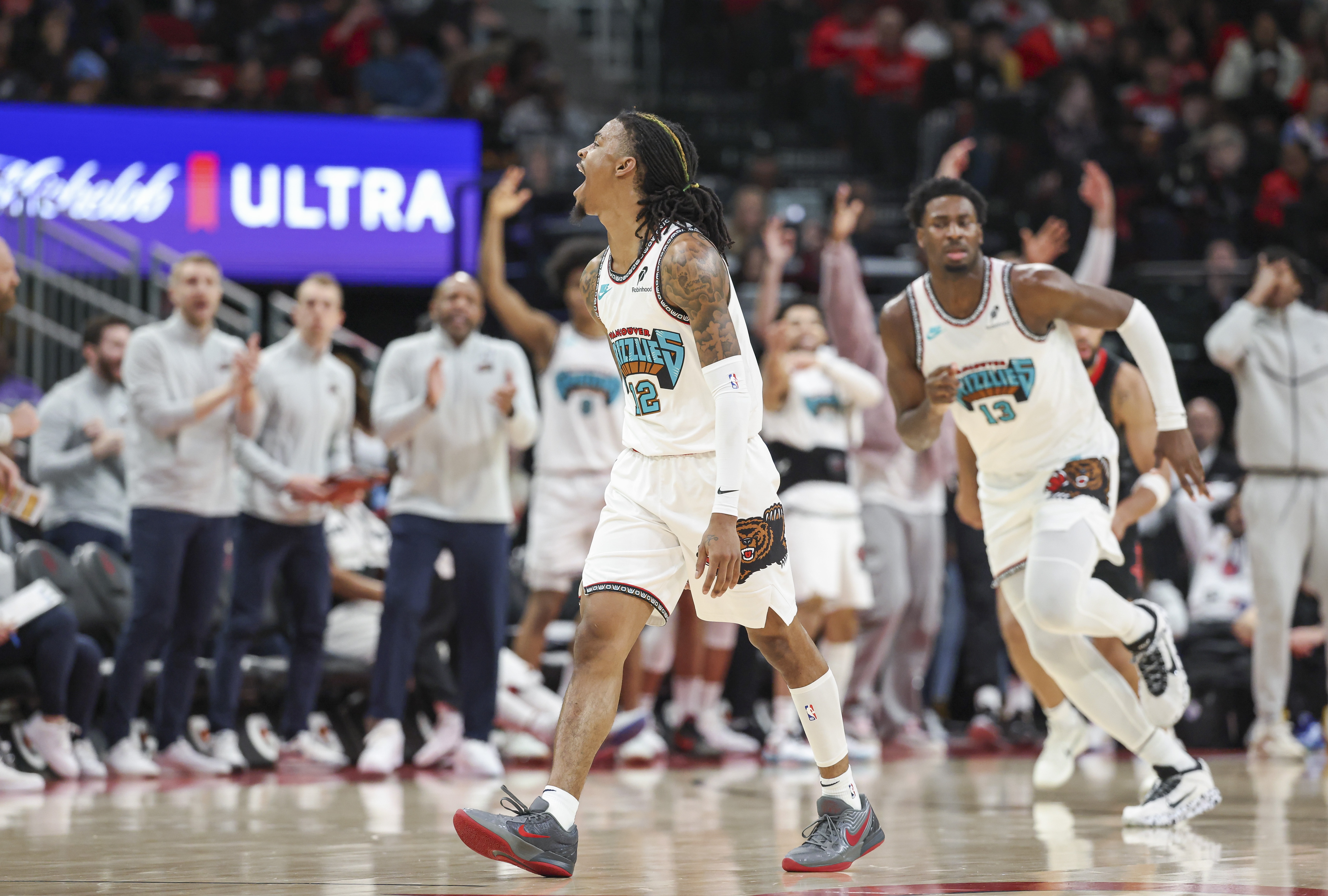 尼克斯豪取大胜,主场气势如虹 尼克斯豪取大胜,主场气势如虹