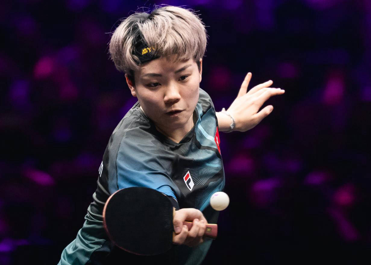 世界冠军轻松晋级,展现实力 世界冠军轻松晋级,展现实力