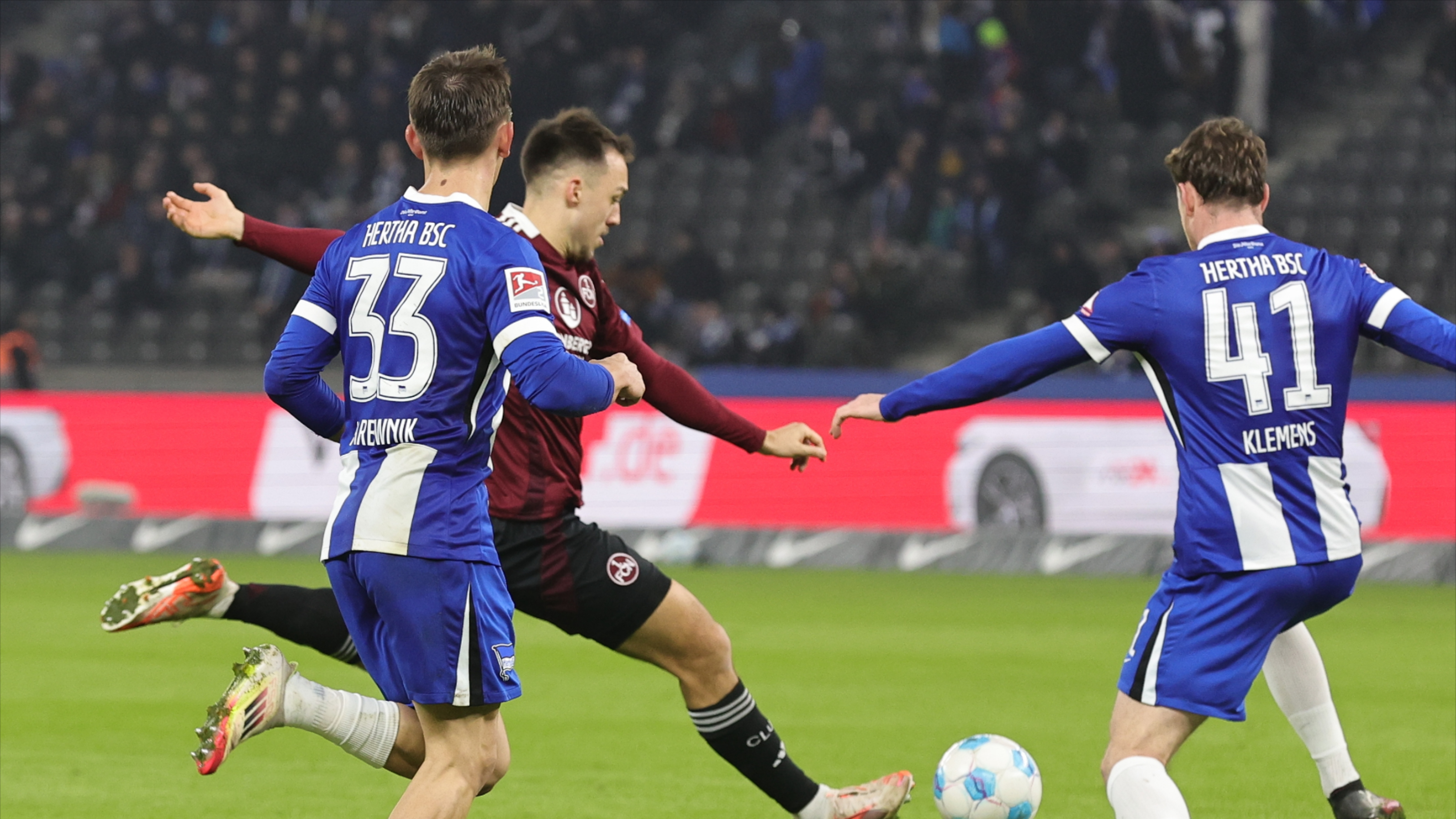 柏林赫塔队客场大败汉堡，遭遇惨败