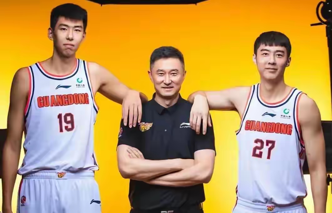 辽宁男篮士气高涨备战广东宏远队 辽宁男篮士气高涨备战广东宏远队