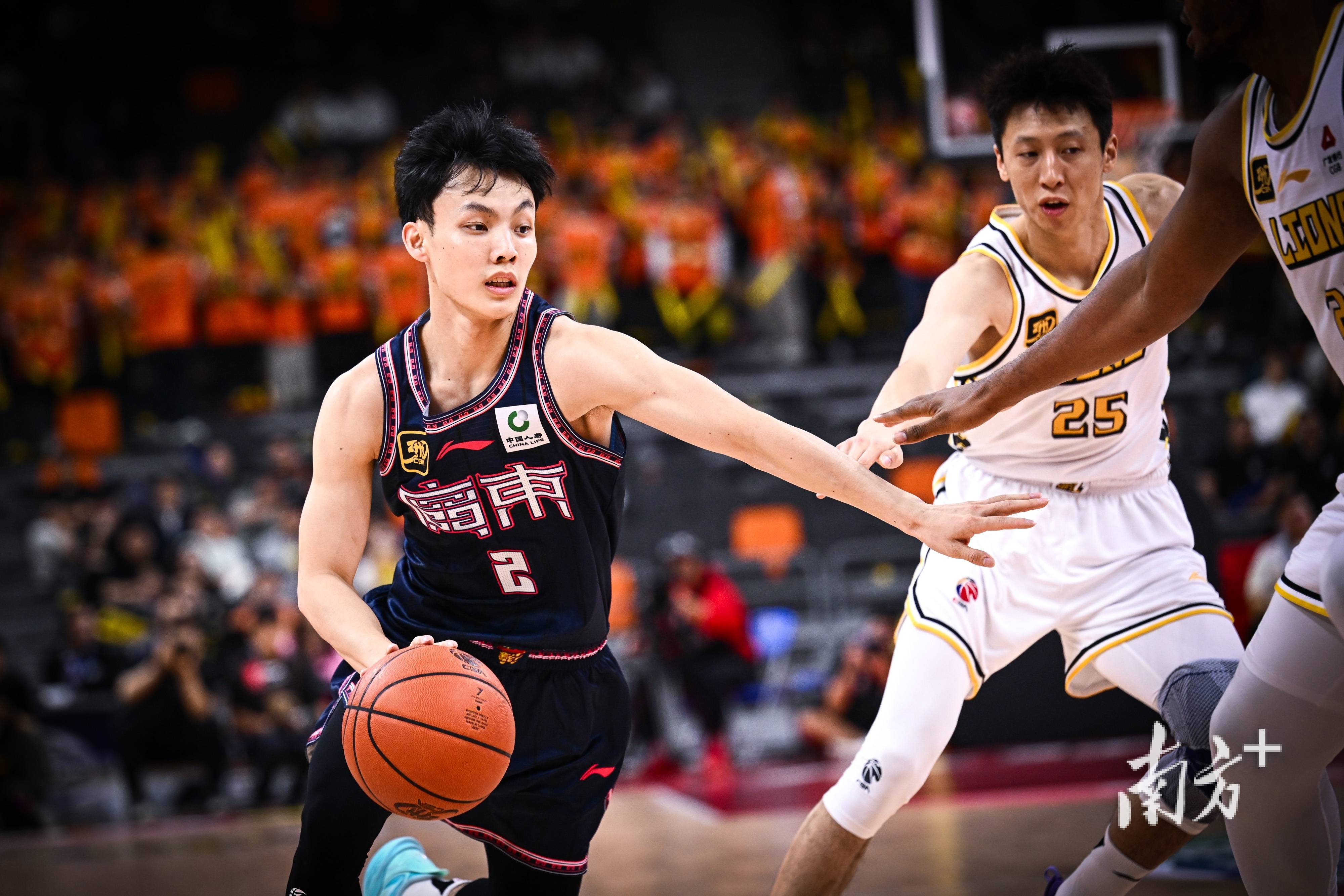 广东宏远队主场大胜,取得连胜开局 广东宏远队主场大胜,取得连胜开局