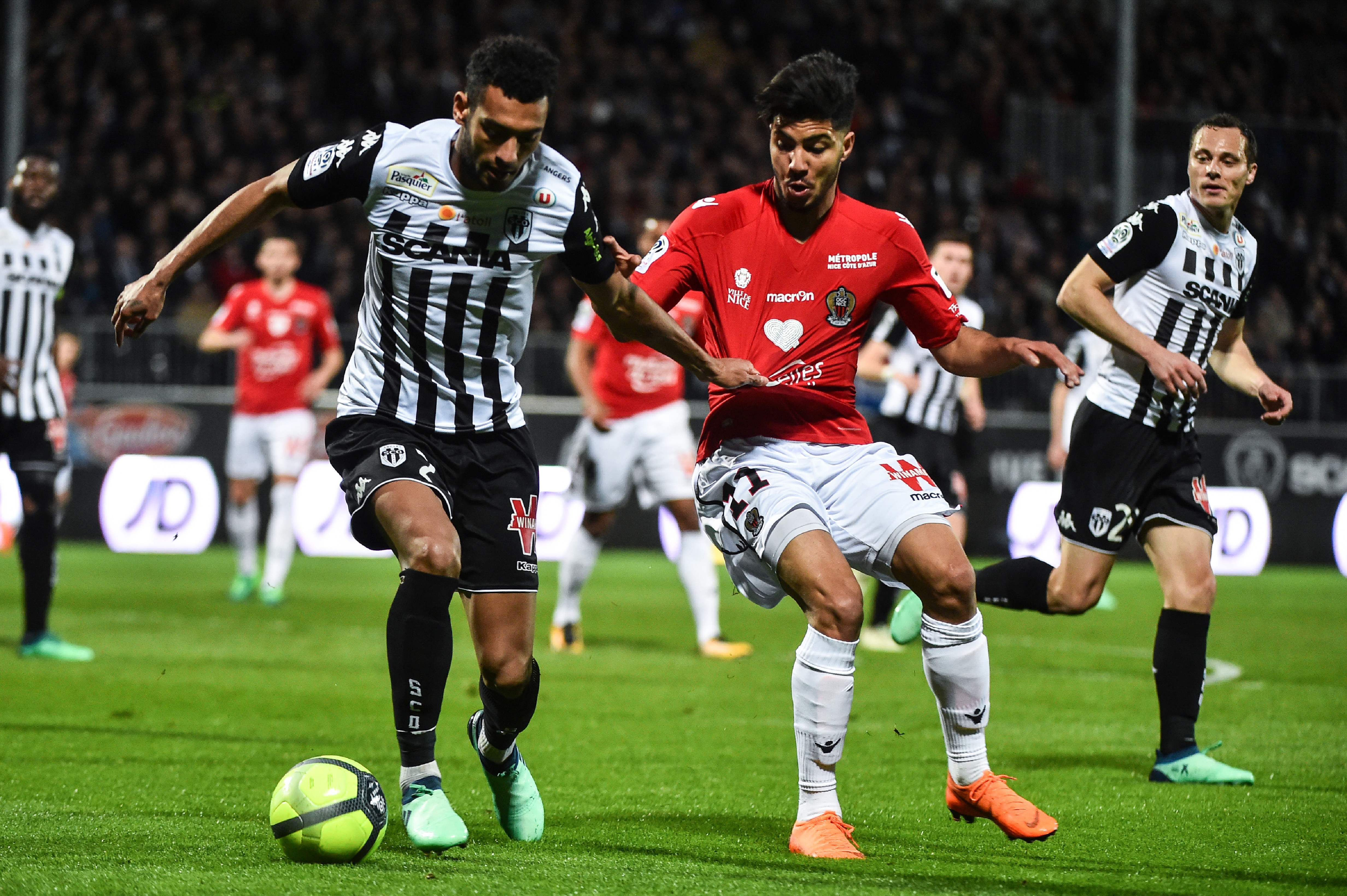 关于巴黎圣日耳曼顺利获胜,继续统治积分榜的信息 关于巴黎圣日耳曼顺利获胜,继续统治积分榜的信息