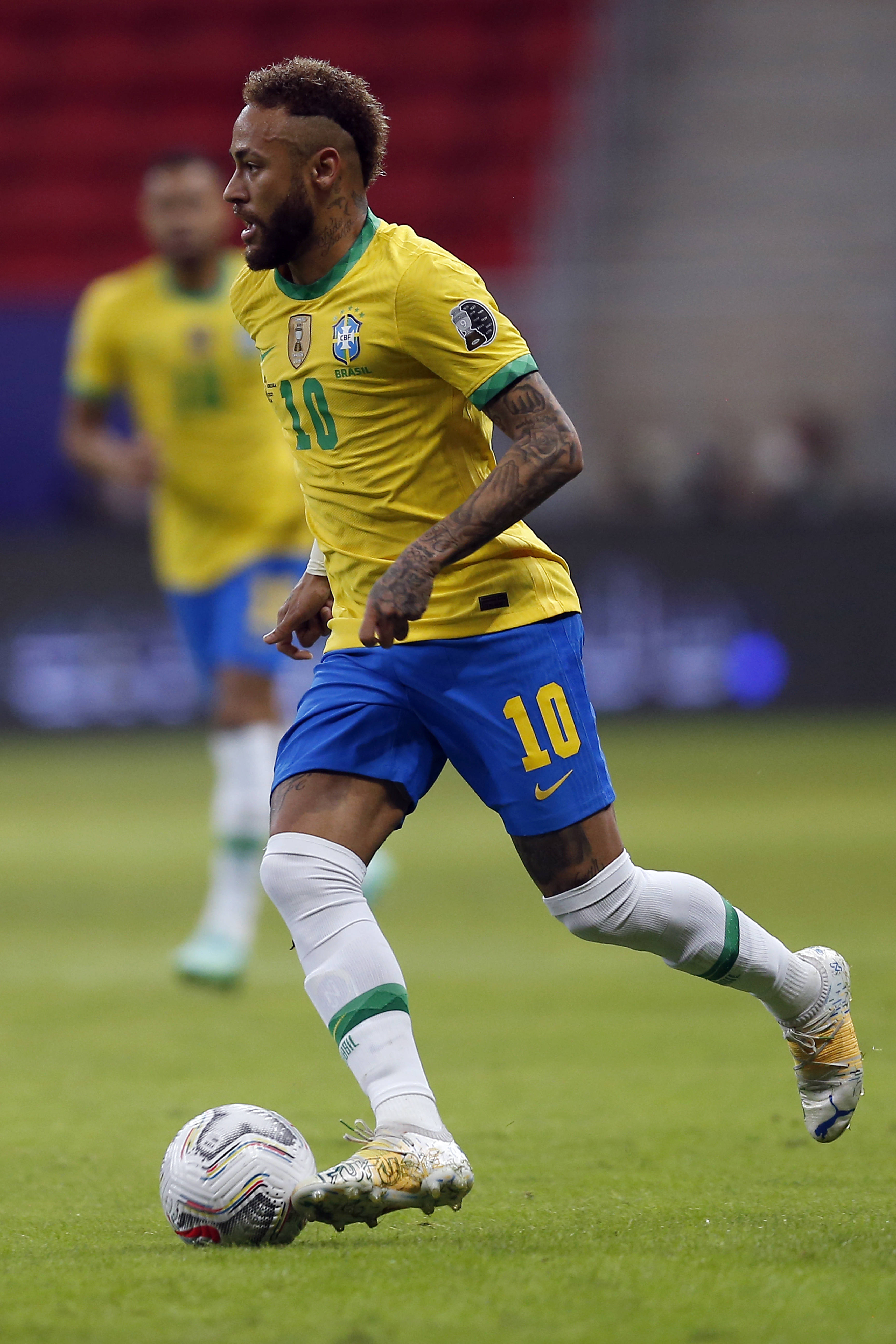 巴西豪取胜利,晋级美洲杯半决赛,展现统治力量 巴西豪取胜利,晋级美洲杯半决赛,展现统治力量