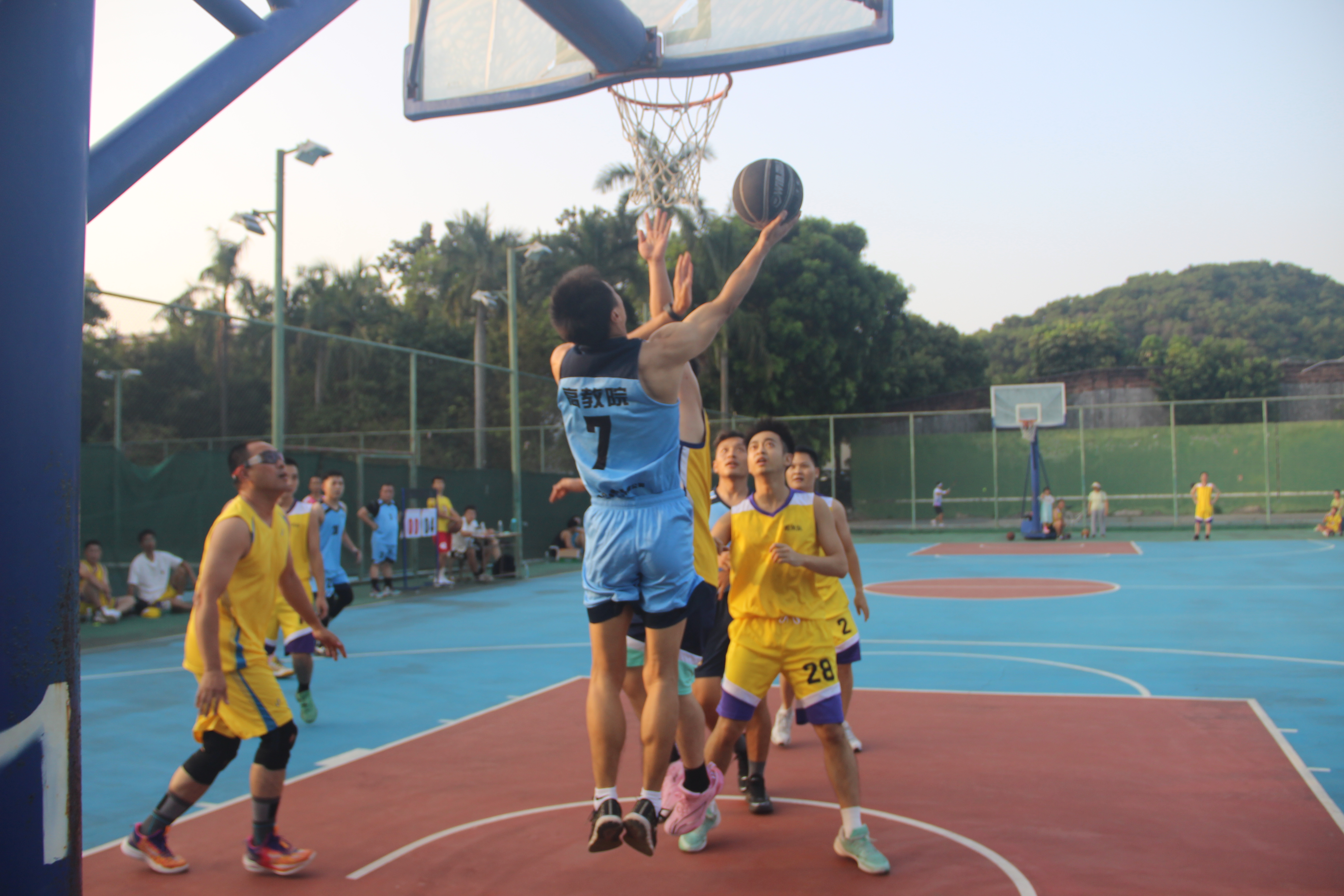 顶级篮球比赛中的精彩瞬间不容错过 顶级篮球比赛中的精彩瞬间不容错过