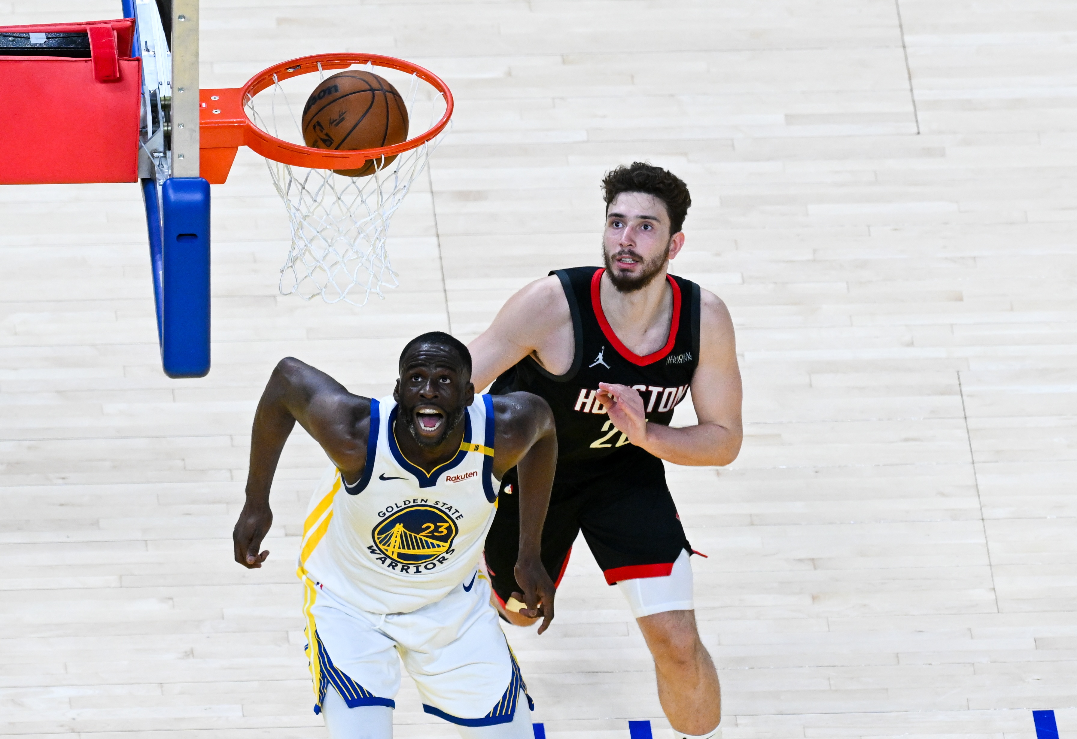 勇士队后卫连续多场比赛砍下30+ 勇士队后卫连续多场比赛砍下30+