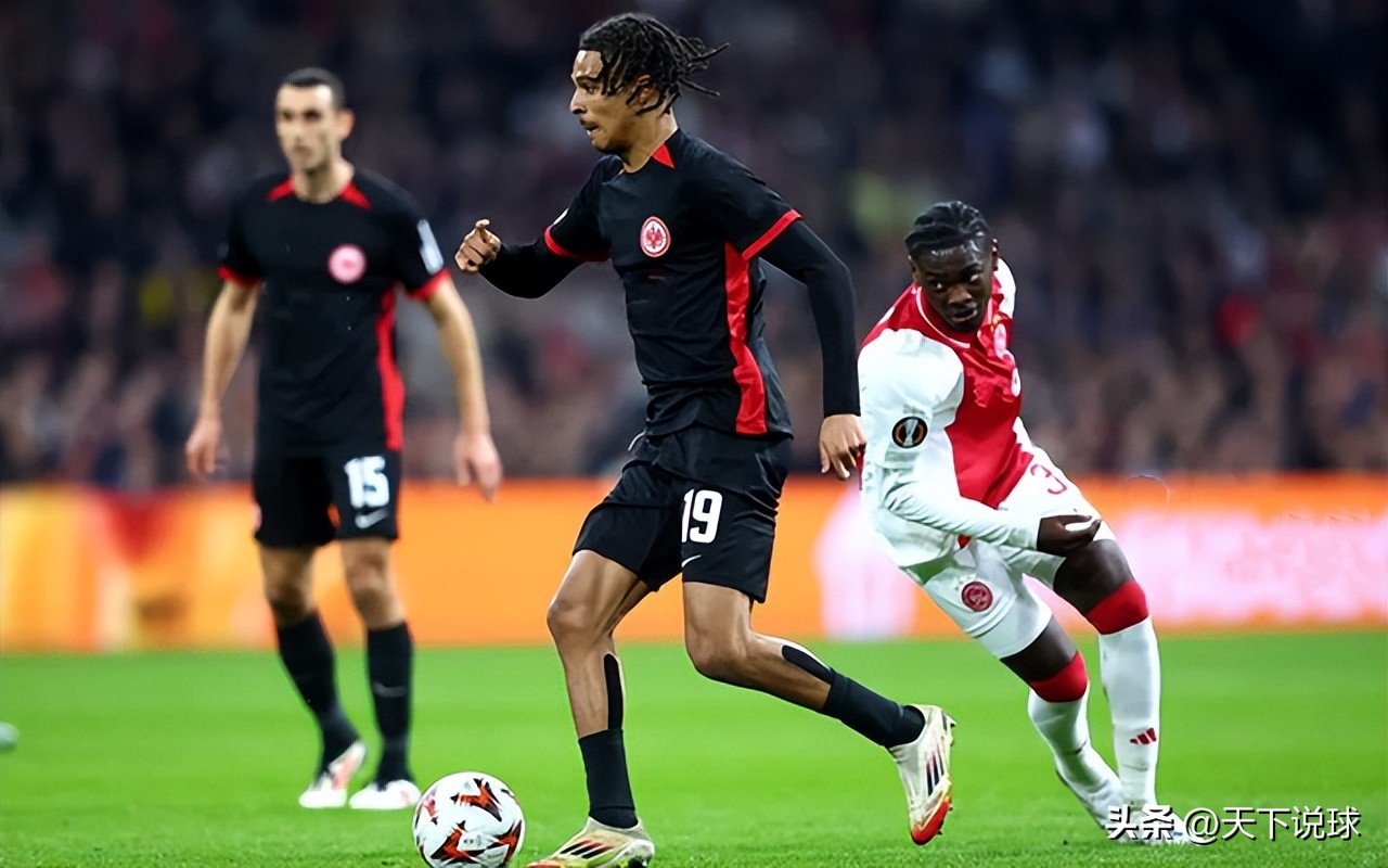 阿贾克斯取胜成功晋级下一轮 阿贾克斯取胜成功晋级下一轮