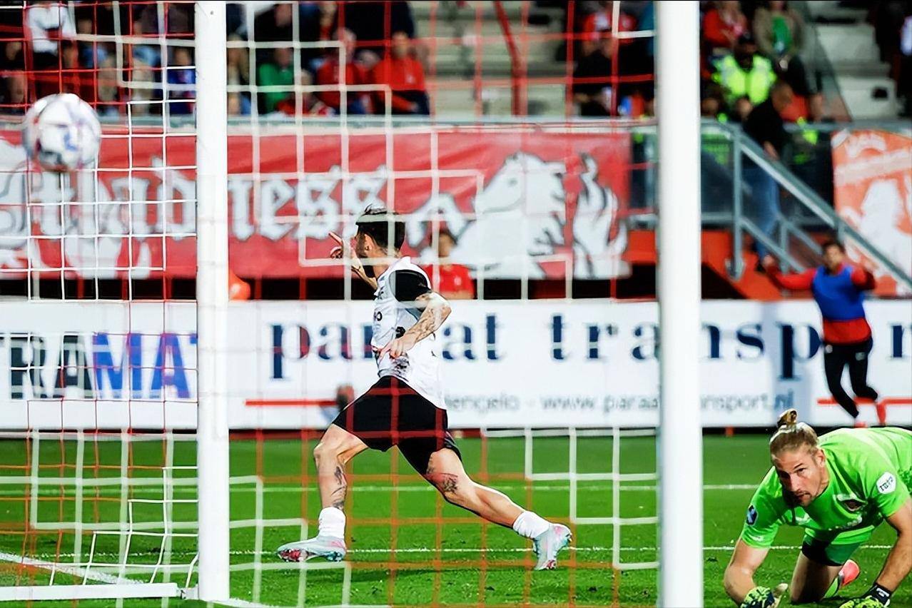 关于阿贾克斯惨遭淘汰,荷甲劲旅再次遇挫欧洲巅峰赛场的信息 关于阿贾克斯惨遭淘汰,荷甲劲旅再次遇挫欧洲巅峰赛场的信息