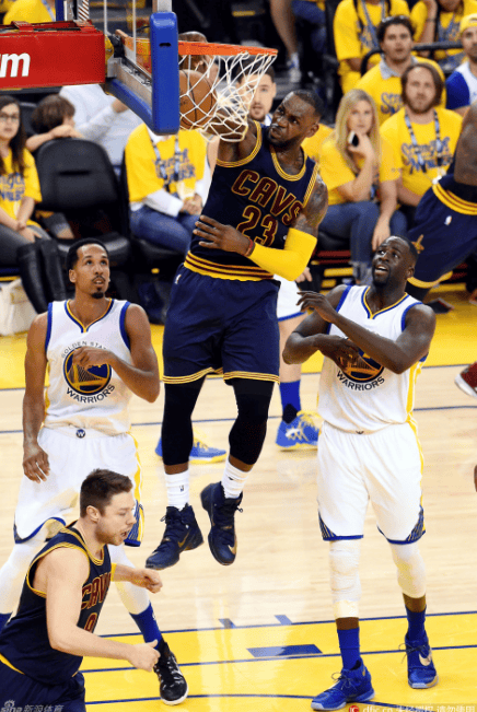 骑士队主场意外失利丢冠给对手 骑士队主场意外失利丢冠给对手