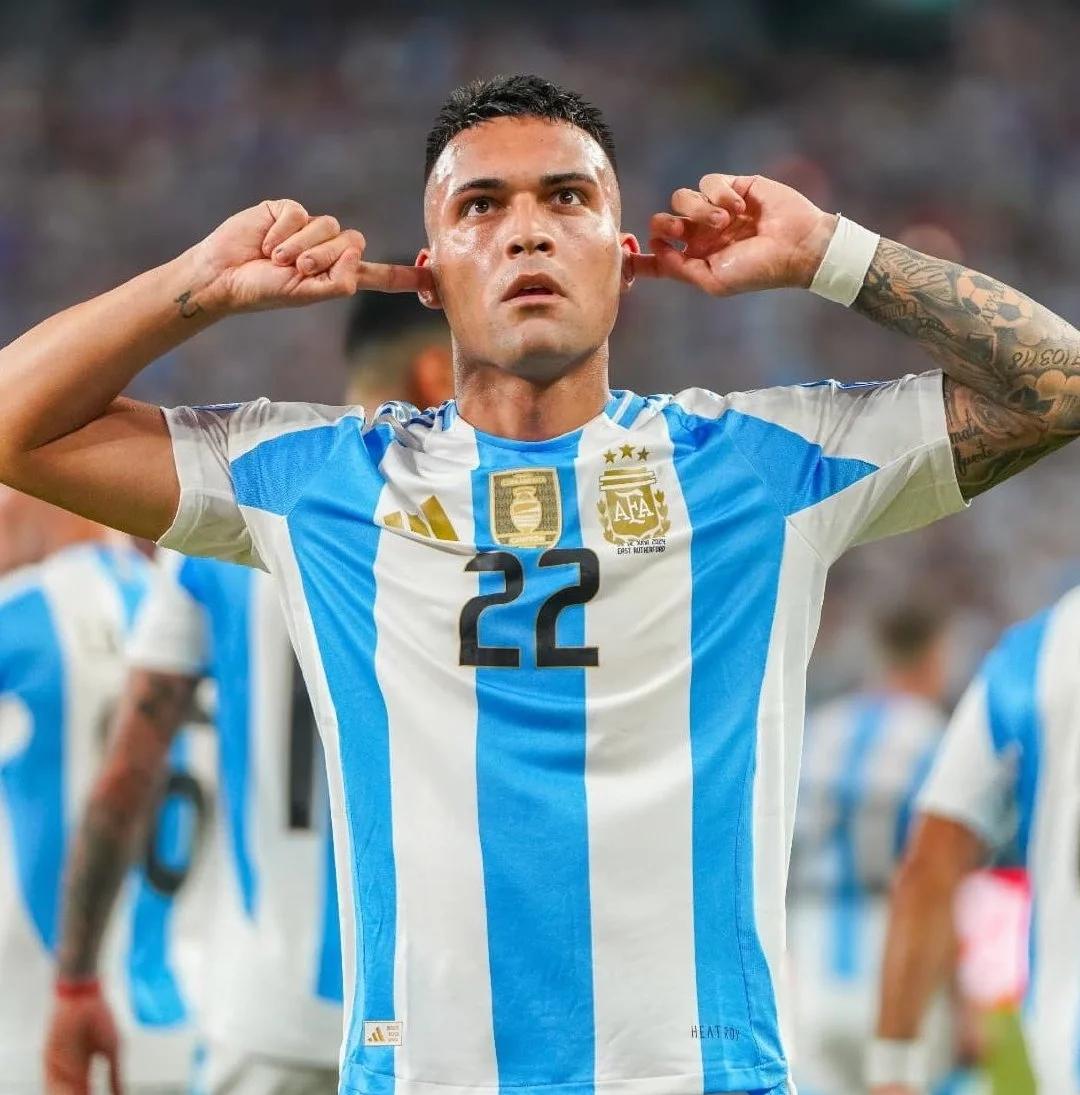 -阿根廷队在锦标赛中成功晋级