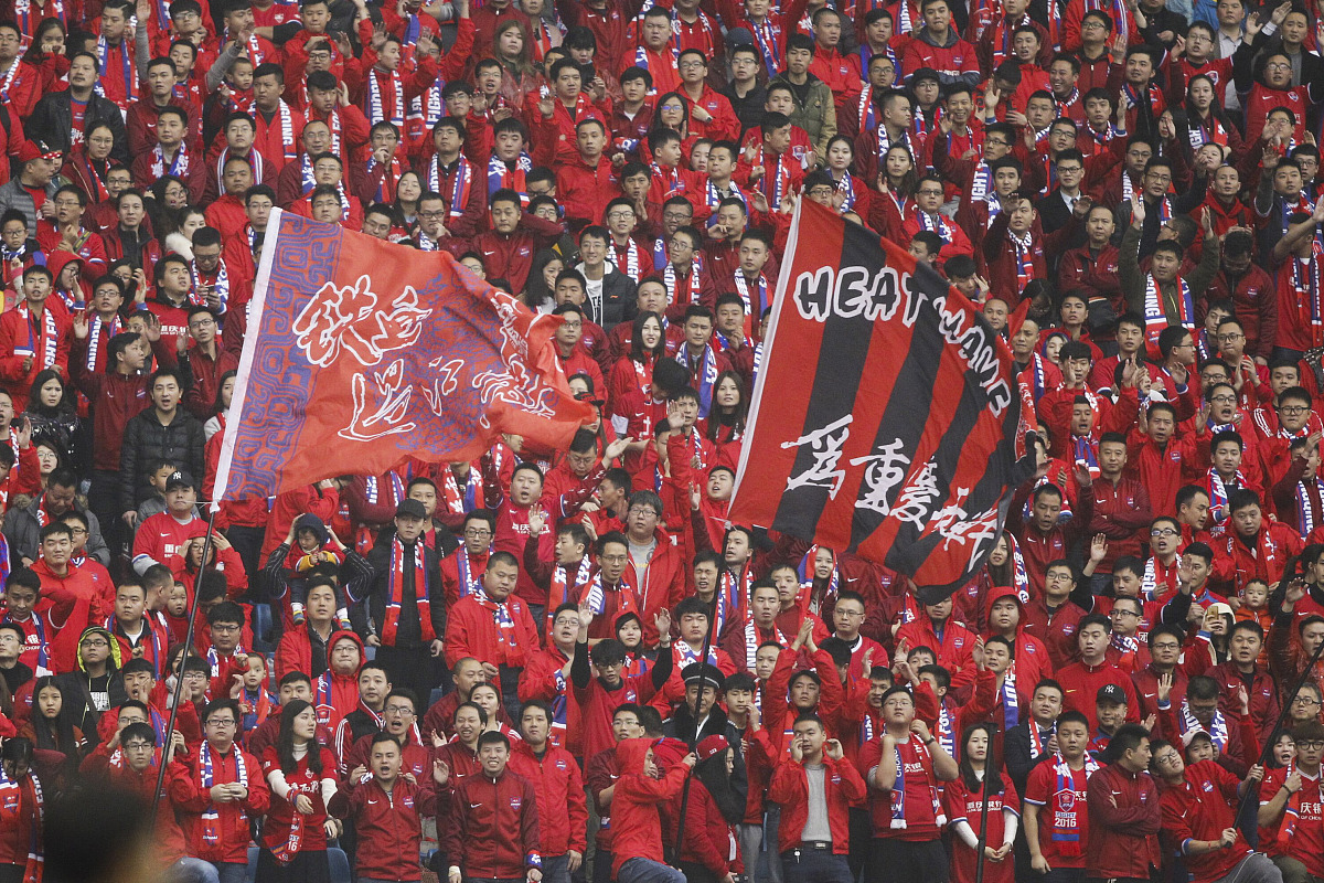 曼联临场调整阵容,实现惊险扭转 曼联临场调整阵容,实现惊险扭转