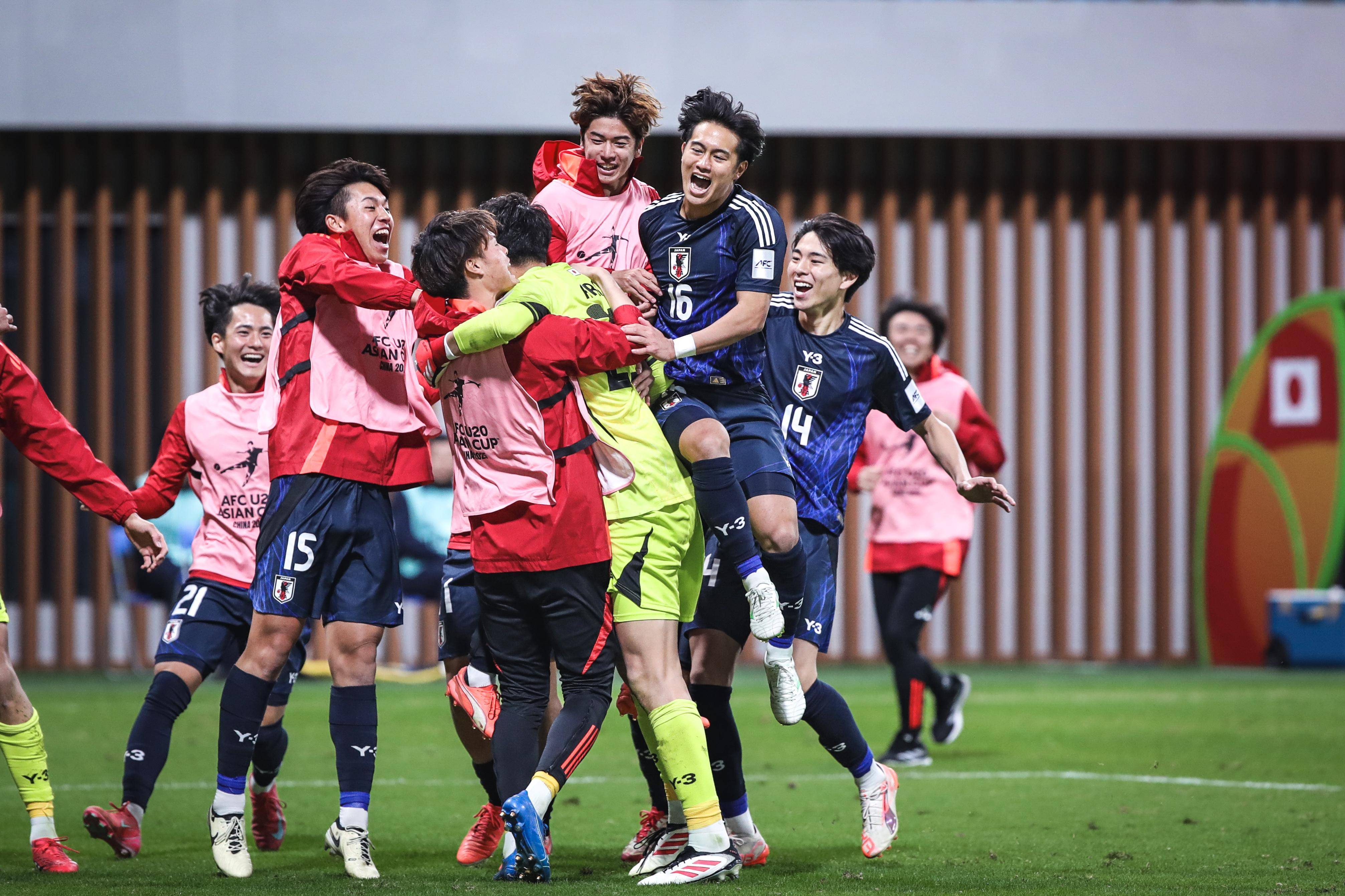 足球比赛在亚洲区展开,球队备战状态佳 足球比赛在亚洲区展开,球队备战状态佳