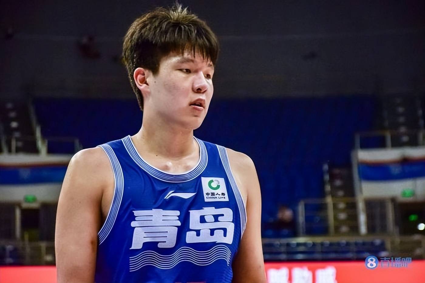 关于体育界新星崭露头角斩获奖牌的信息 关于体育界新星崭露头角斩获奖牌的信息