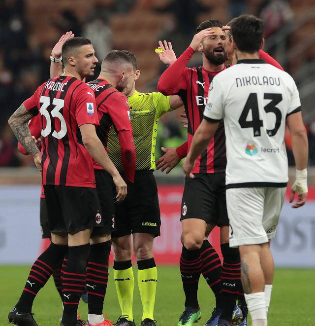 包含AC米兰主场轻取莱切,止颓势的词条 包含AC米兰主场轻取莱切,止颓势的词条