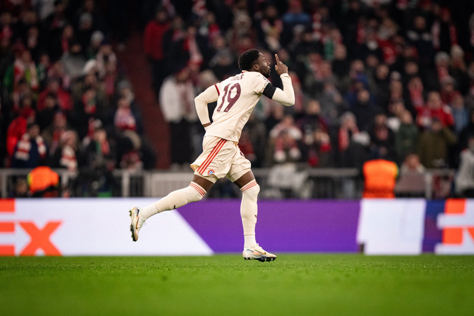 FB体育注册网址-勒沃库森主场失利，冲击欧冠名额受阻的简单介绍