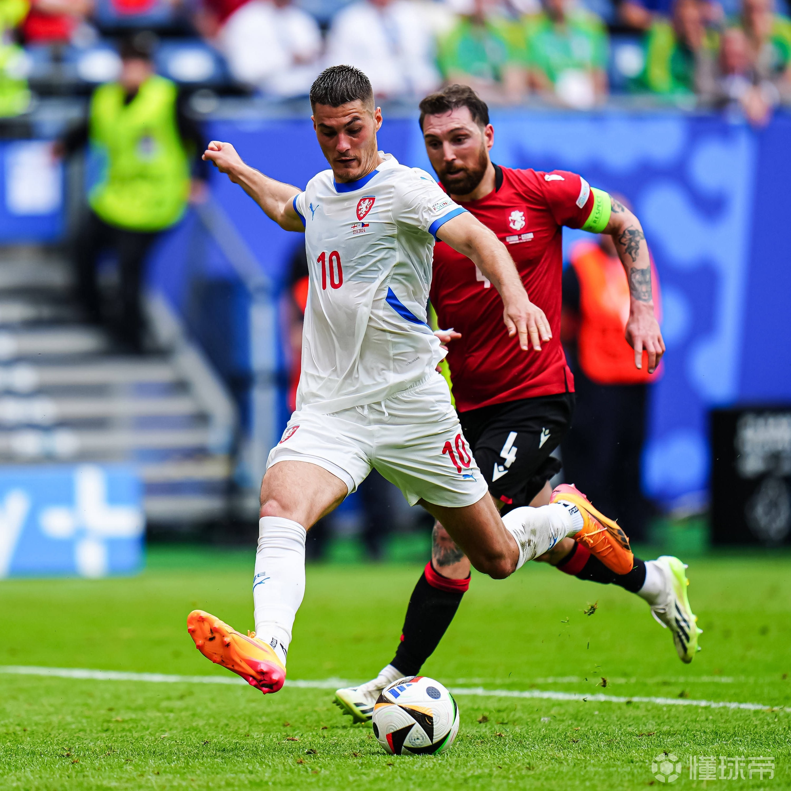 FB体育在线-捷克足球联赛卫冕冠军备战新赛季