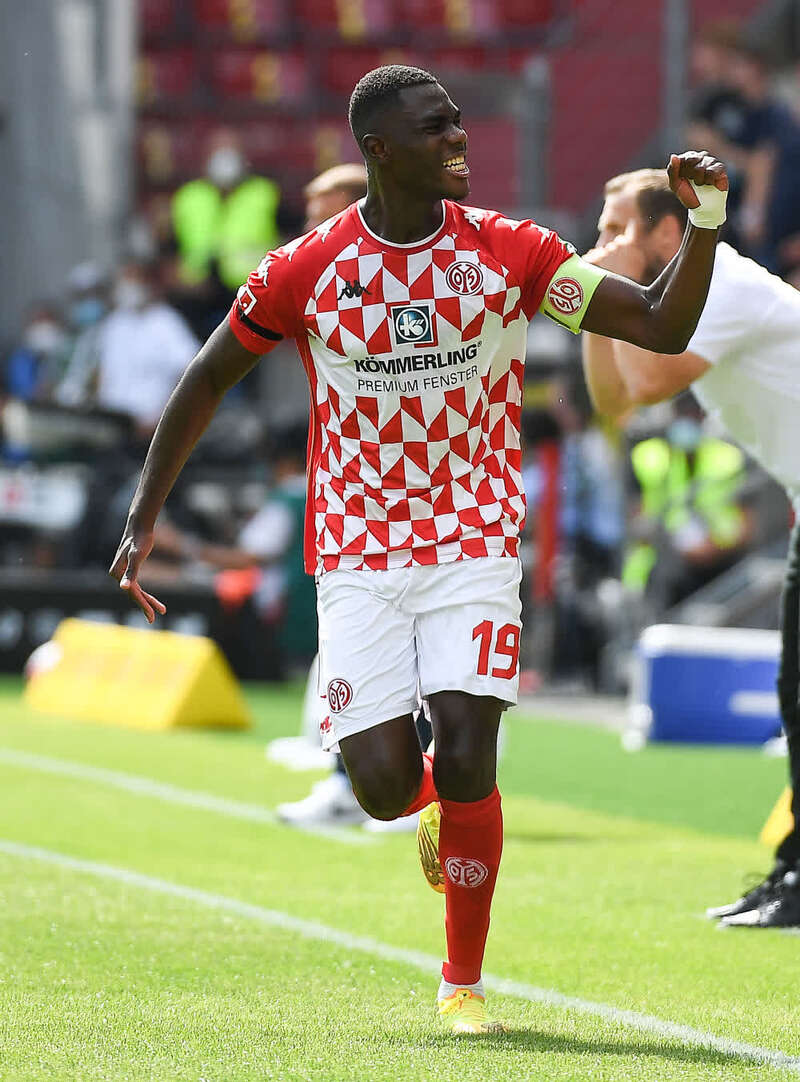 柏林赫塔成功逆转,摆脱降级危机的简单介绍 柏林赫塔成功逆转,摆脱降级危机的简单介绍