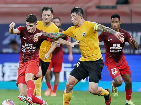 FB体育-强队对决，中超联赛精彩纷呈