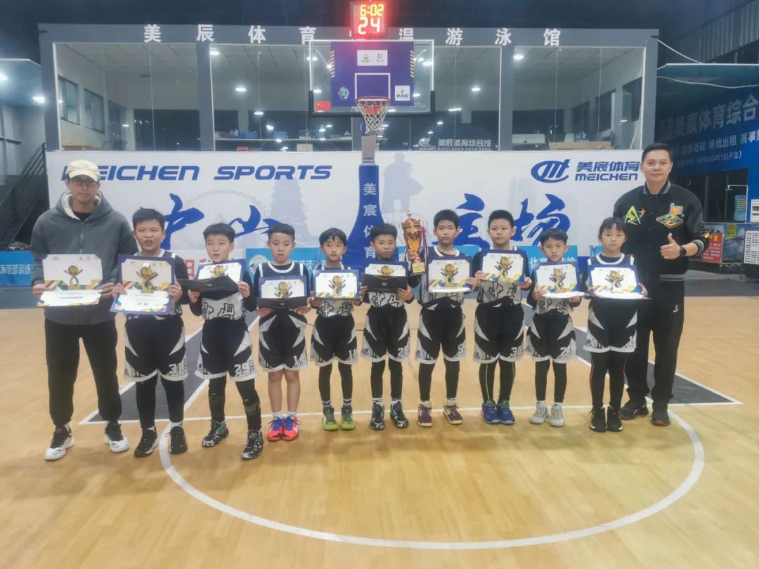 包含不畏艰难!球队在比赛中展现拼搏精神迎接挑战的词条 包含不畏艰难!球队在比赛中展现拼搏精神迎接挑战的词条