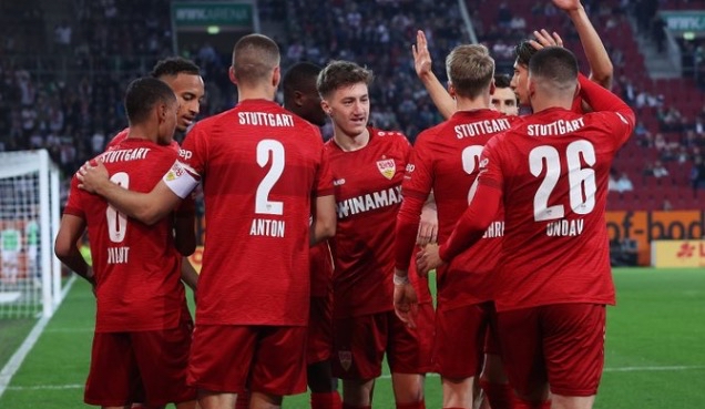 美国足球队斩获对手,展示出色比赛技巧的简单介绍 美国足球队斩获对手,展示出色比赛技巧的简单介绍