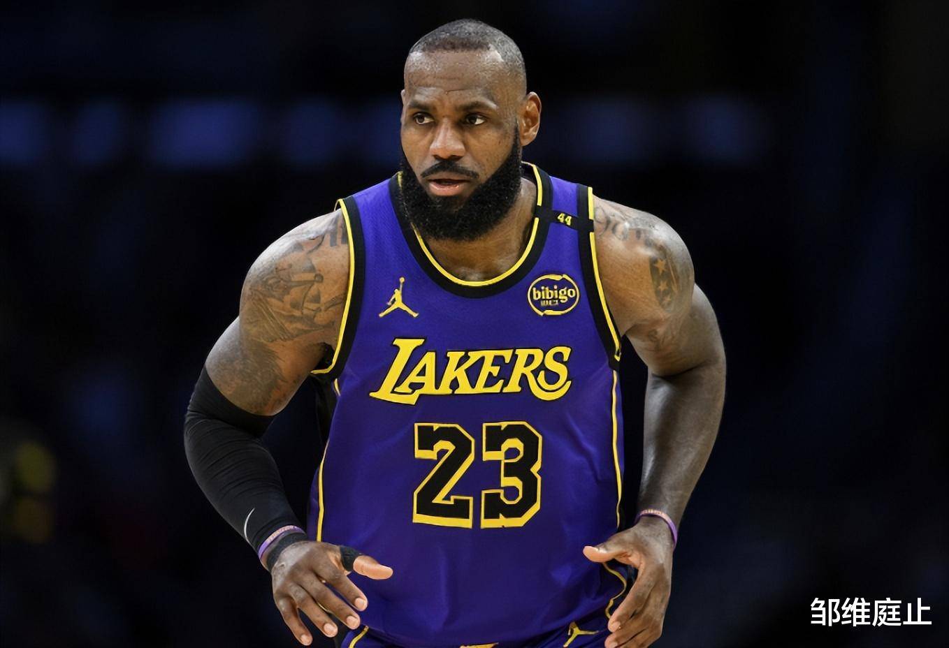 湖人队主帅遭批评,球队状态低迷 湖人队主帅遭批评,球队状态低迷