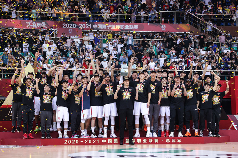 深圳男篮夺冠!队史首次夺得CBA总冠军 深圳男篮夺冠!队史首次夺得CBA总冠军