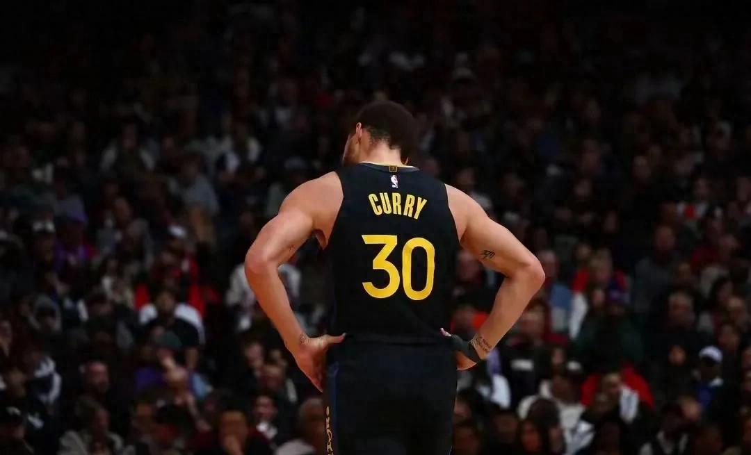 -爵士主场大败勇士，遭遇溃败